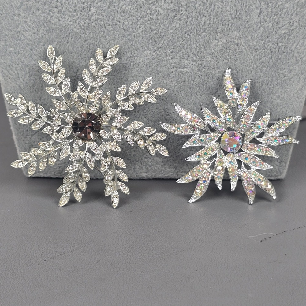 2 Vintage Sarah Coventry Snowflake Brooches Silver Tone Rhinestone Starburst Pin